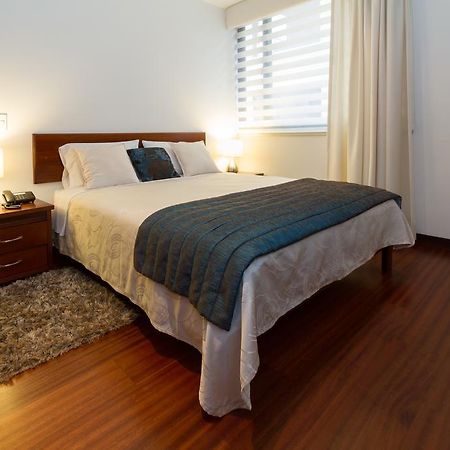 Suites Metropoli Edificio Torino Quito Ngoại thất bức ảnh