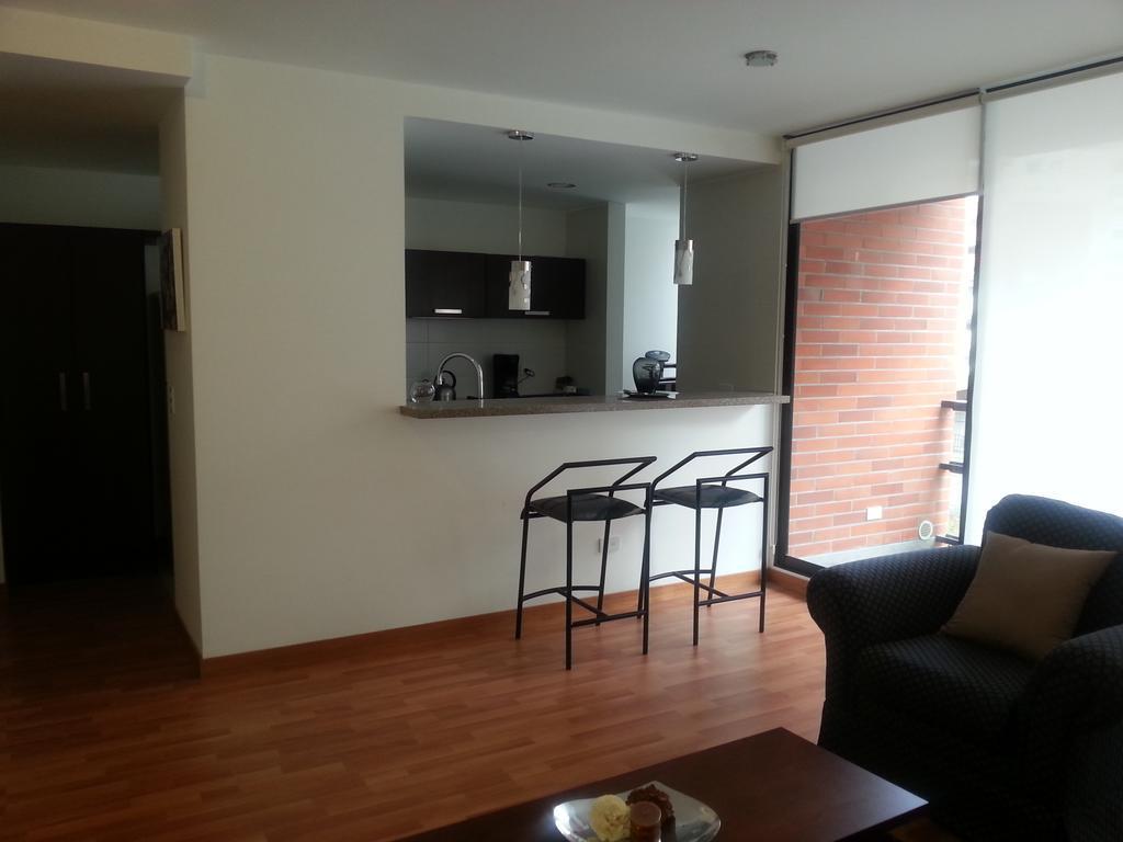 Suites Metropoli Edificio Torino Quito Phòng bức ảnh